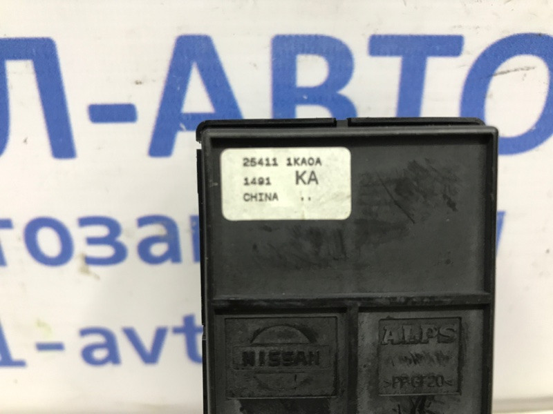 Кнопка стеклоподъемника Nissan Juke F15 1.6 TURBO MR16DDT 2010 перед. (б/у) Київ - зображення 4