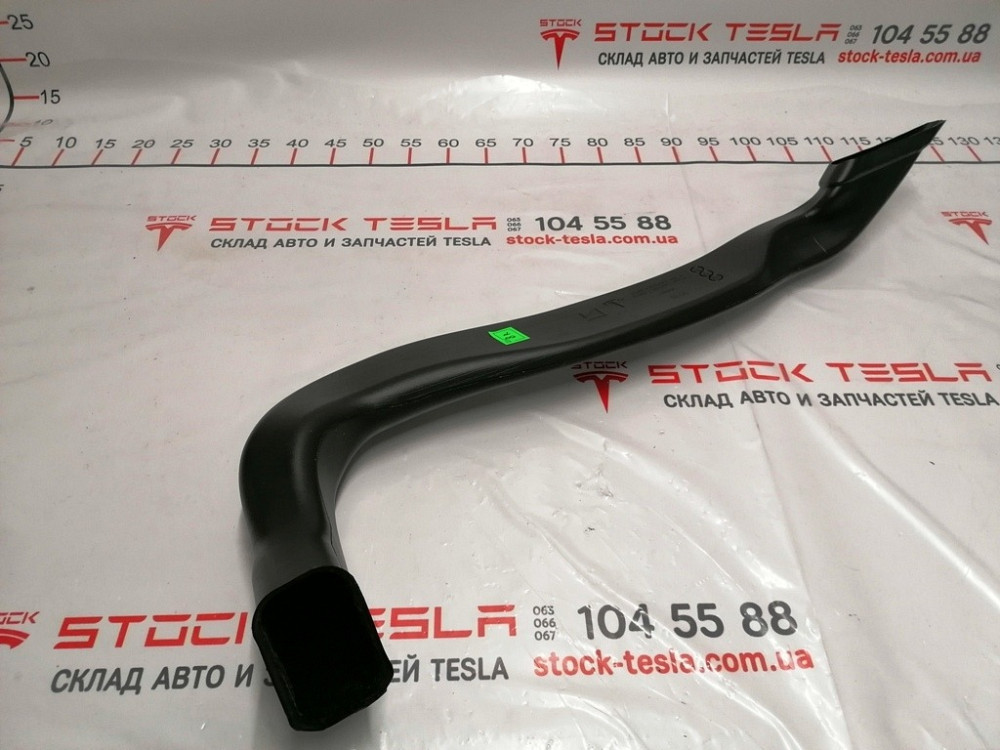Воздуховод обогрева 2-го ряда сидений правый Tesla model X 1064062-00-A Киев - изображение 2