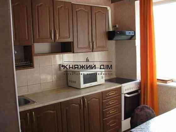 Хороша роздільна 2-на квартира біля метро Героїв Дніпра. Код № 11127216 Київ