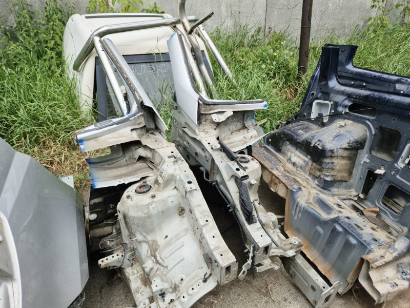 Четверть автомобиля передняя правая Kia Sportage SL 1.7 DIESEL D4FD 2010 (б/у) Киев - изображение 1