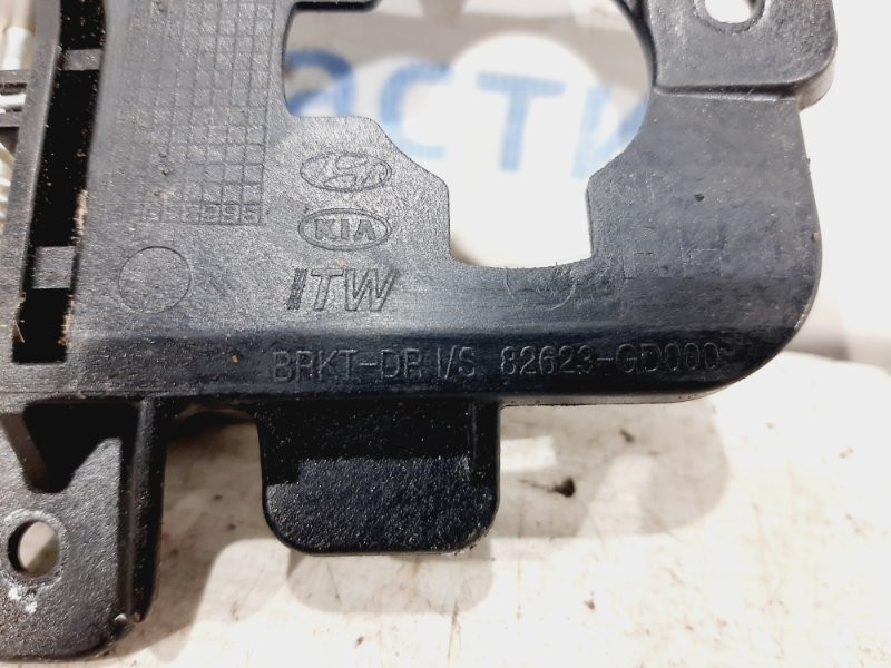 Ручка двери внутренняя правая Hyundai I30 GD 1.6 DIESEL D4FB 2011 (б/у) Киев - изображение 3