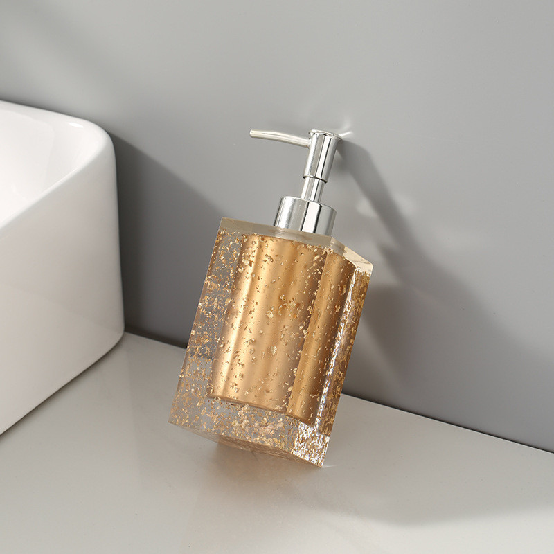 Дозатор для рідкого мила 11060 7х7х18 см золотистий Київ - зображення 1