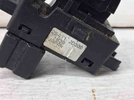 Кнопка стеклоподъемника Nissan Qashqai J10 2.0 БЕНЗИН MR20DE 2006 (б/у) Киев