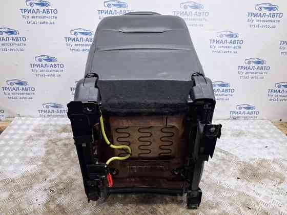 Сиденье переднее левое Mitsubishi Pajero Wagon 3 3.2 ДИЗЕЛЬ 4M41 1999 (б/у) Киев