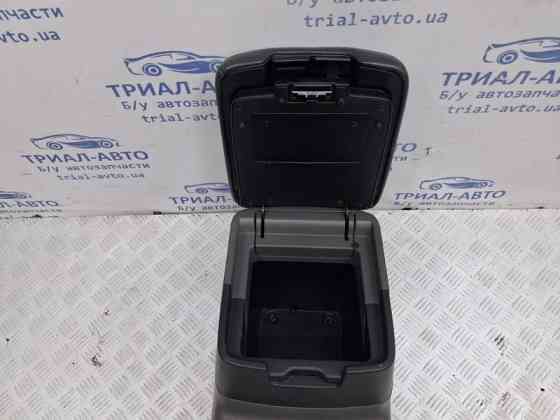 Подлокотник Mitsubishi Pajero Wagon 1999-2006 MR550489 (Арт. 62184) Київ