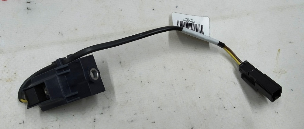 Датчик (магнитного типа) угла наклона сиденья 2-го ряда левого/правого Tesla model X 1075036-00-E Київ - зображення 1