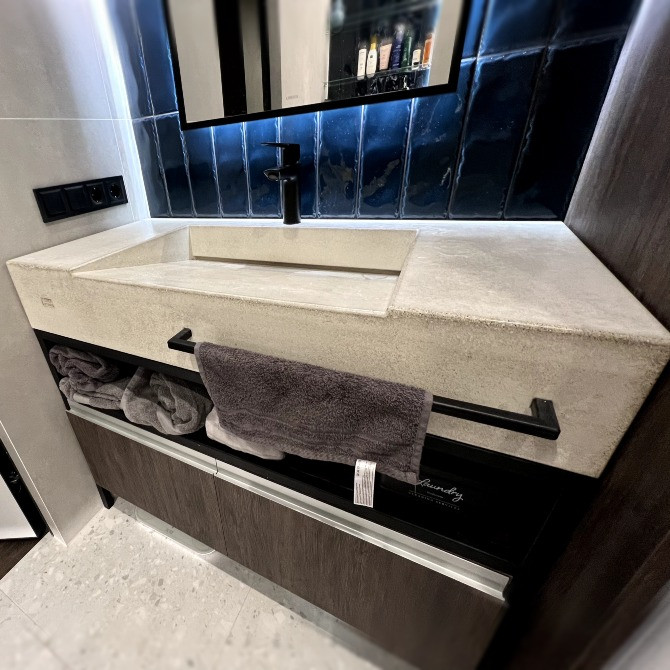 Білий бетонний умивальник з тримачем для рушника — авторський дизайн лофт на замовлення Одеса Луцк - изображение 1