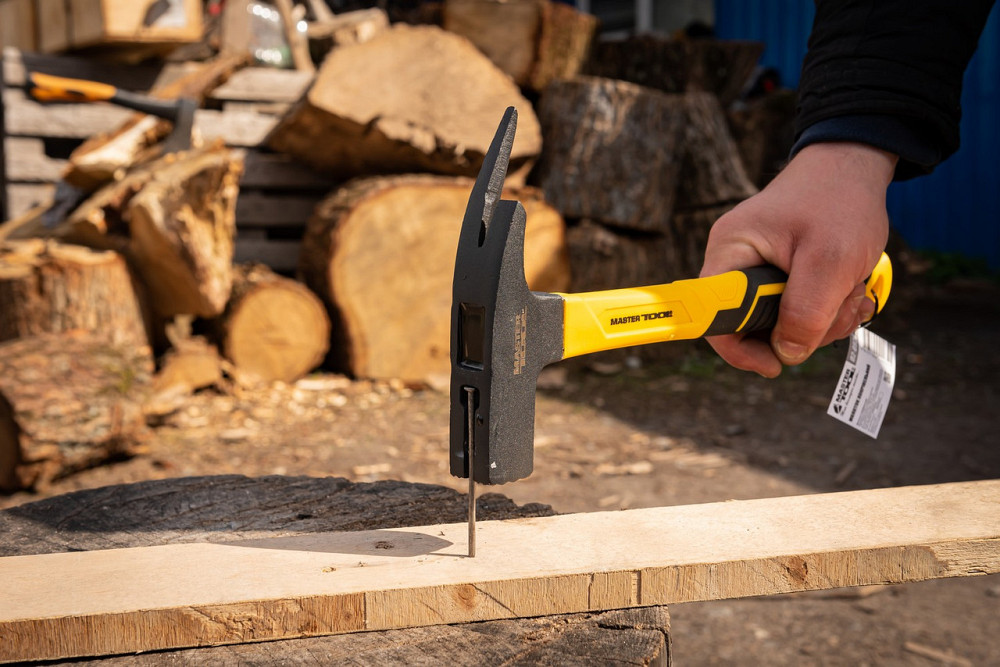 Молоток кровельный MASTERTOOL 600 г HRC 50 рукоятка фиберглассовая 300 мм 02-0920 Харьков - изображение 6