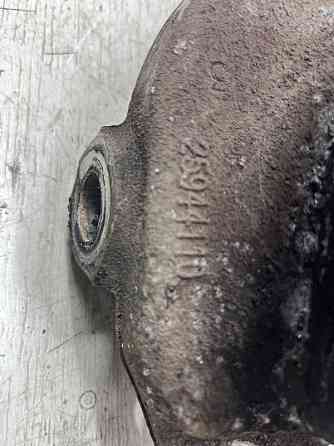 Кулак поворотный правый со ступицей Chevrolet Captiva C140 2.2 DIESEL Z22D1 2006 (б/у) Киев