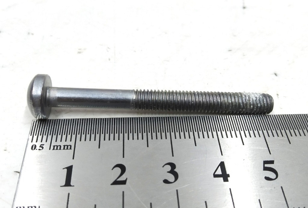 Болт M5x0.8x50MM, T2BUTTONHEAD Tesla model S 1008289-00-B Київ - зображення 1