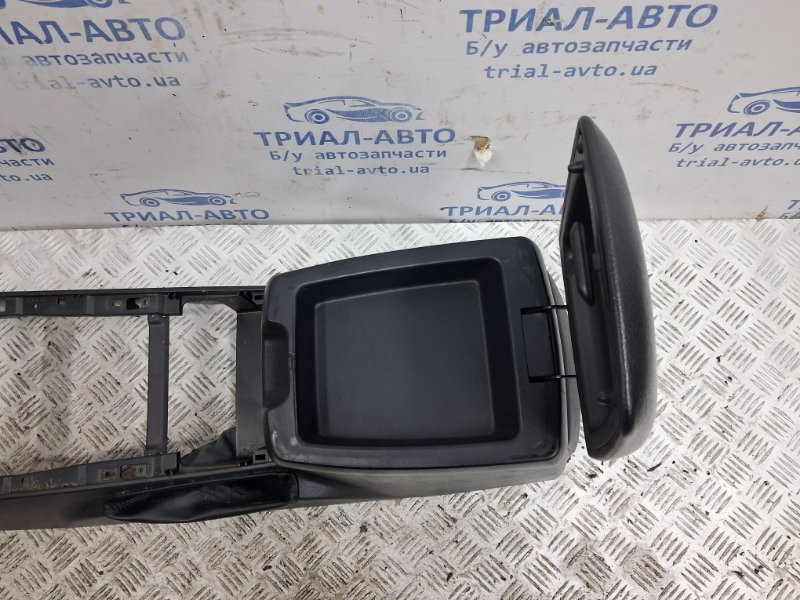 Подлокотник Kia Sorento BL 2.5 DIESEL D4CB 2002 (б/у) Київ - зображення 5