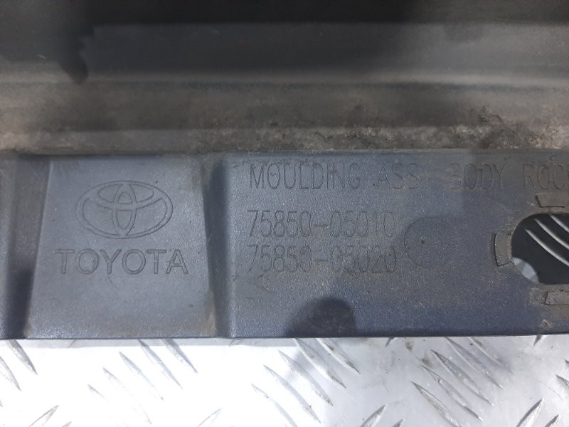 Накладка порога внешняя правая Toyota Avensis T27 1.8 БЕНЗИН 2ZRFAE 2009 прав. (б/у) Киев - изображение 8