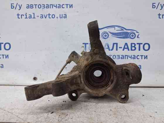 Кулак поворотный правый со ступицей Toyota Avensis T25 1.8 БЕНЗИН 1ZZFE 2002 (б/у) Київ