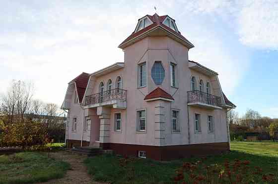 Продається будинок 300м2 з терассою і гостьовим будиночком з гаражем. Київ