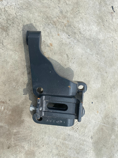 504079803 Кронштейн крепления стабилизатора задний правый Iveco Eurocargo Львів - зображення 1