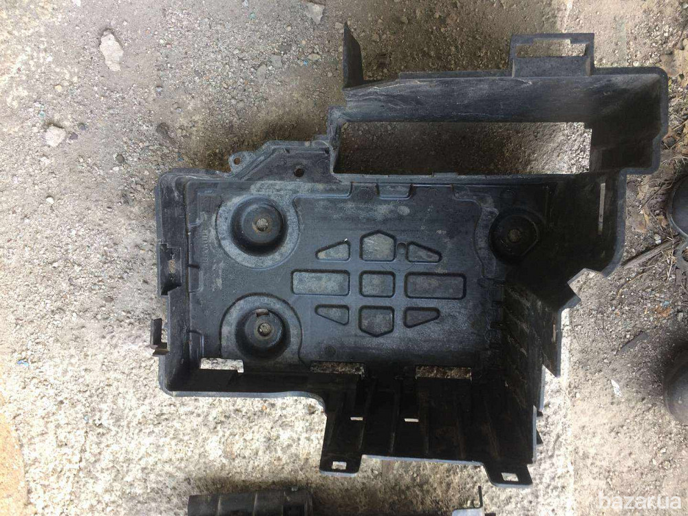 Б/у полка аккумуляторная для Renault Laguna II 2000-2007 8200003065, 8200183327 Кропивницький - зображення 1