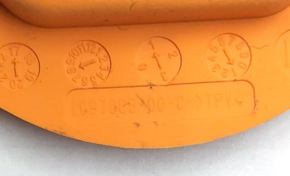 Изолятор основной высоковольтной батареи (резиновый) Tesla model model Y 1097686-00-C Київ - зображення 3