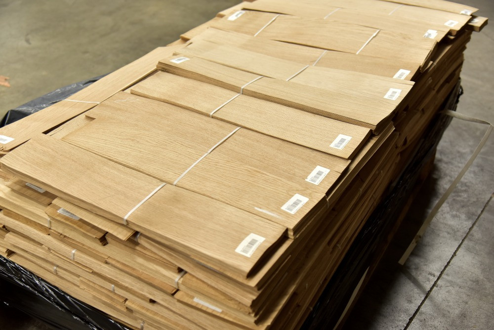 Шпон Дуб (дубовый) струганий товщина: 0,6-2,5 мм А/АВ/В/ВС в наявності Киев - изображение 4