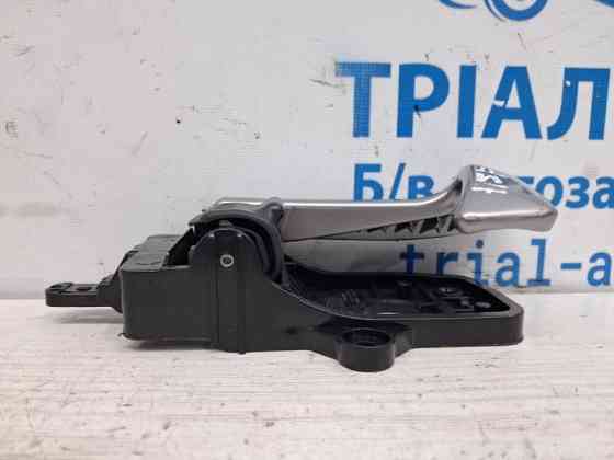 Ручка двери внутренняя левая Hyundai Santa fe 2005-2012 826112B000HZ (Арт. 70696) Киев