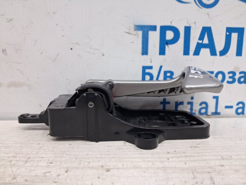 Ручка двери внутренняя левая Hyundai Santa fe 2005-2012 826112B000HZ (Арт. 70696) Киев - изображение 2