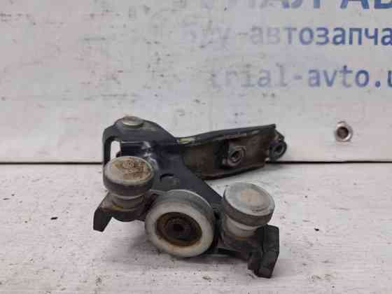 Ролик раздвижной двери Volkswagen Caddy 2K 1.9 DIESEL BJB 2003 (б/у) Киев