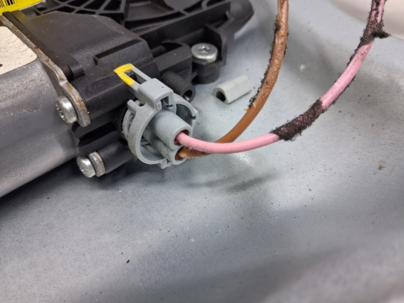 Стеклоподъемник задний правый Hyundai Santa fe CM 2.2 DIESEL D4HB 2005 (б/у) Киев - изображение 3