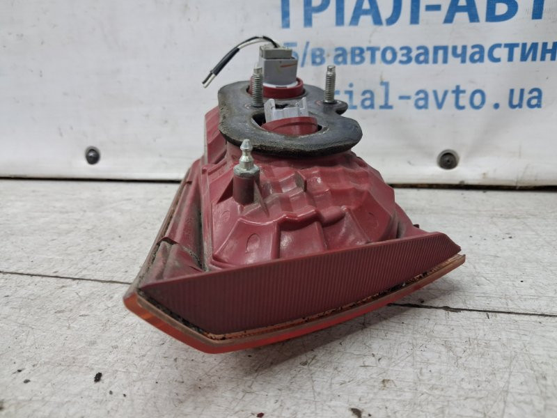 Фонарь задний внутренний правый Mitsubishi Lancer 10 2.0 БЕНЗИН 4B11 2007 (б/у) Киев - изображение 4