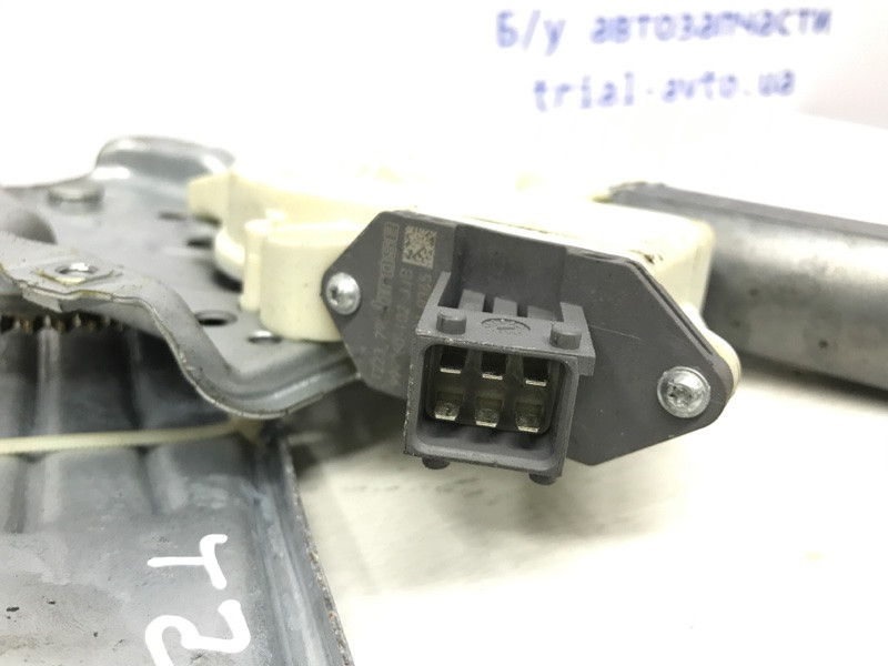 Стеклоподъемник задний правый Toyota Avensis T25 1.8 БЕНЗИН 1ZZFE 2002 (б/у) Киев - изображение 3