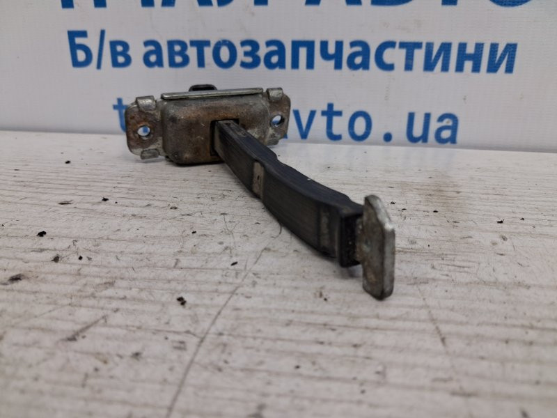 Ограничитель двери задний правый Hyundai I30 GD 1.6 DIESEL D4FB 2011 (б/у) Киев - изображение 3