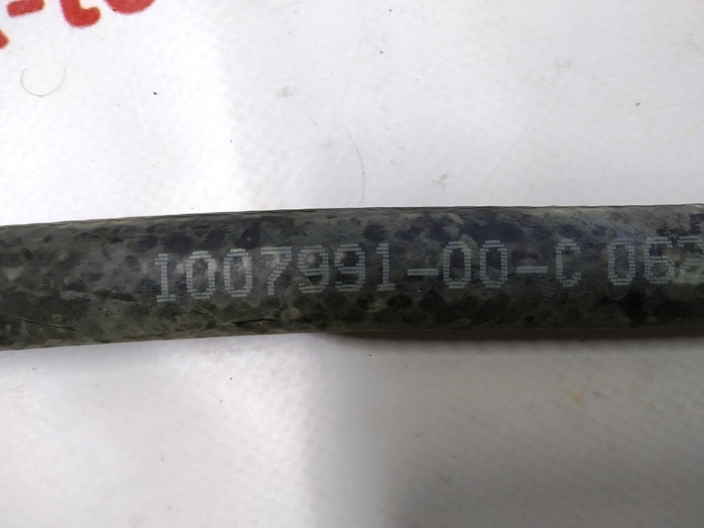 2Трубка соединитель для шланга левого порога и шланга чарджера Tesla model S 1007991-00-D Киев - изображение 1