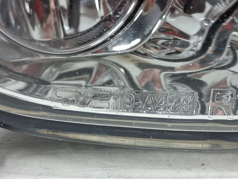 Фара противотуманная правая Toyota Avensis T25 1.8 БЕНЗИН 1ZZFE 2002 (б/у) Киев - изображение 5