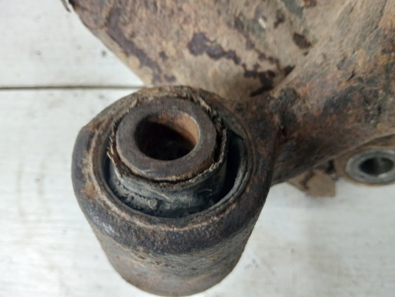 Цапфа задняя правая со ступицей Mitsubishi Pajero Wagon 4 3.2 ДИЗЕЛЬ 4M41 2006 (б/у) Киев - изображение 5