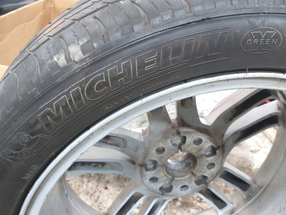 Шина 245/45R19 MICHELIN PRIMACY MXM4 (2.95 мм) с повреждением Tesla model S 1065205-00-A Киев - изображение 2
