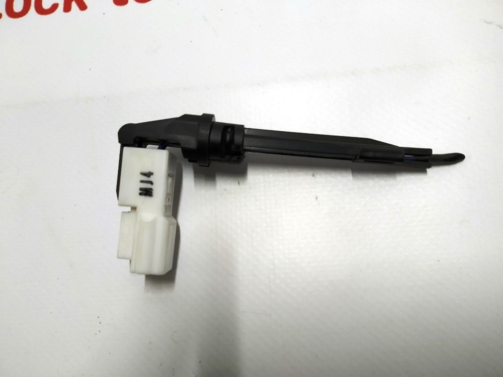 1Датчик температуры искодящего воздуха печки задней Tesla model X 1023883-00-J Київ - зображення 1