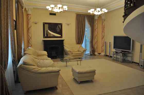 Шикарна 4 к.2 рівнева VIP рівня в самому центрі міста. Код об'єкта: 1164824 Київ