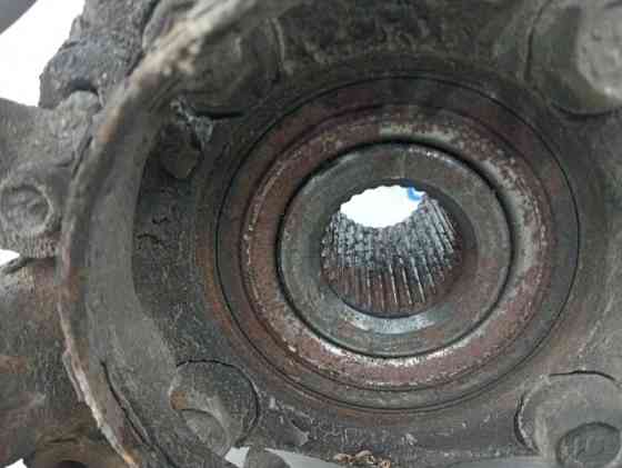 Кулак поворотный левый со ступицей Mitsubishi Pajero Wagon 1999-2006 MR374501 (Арт. 58322) Київ