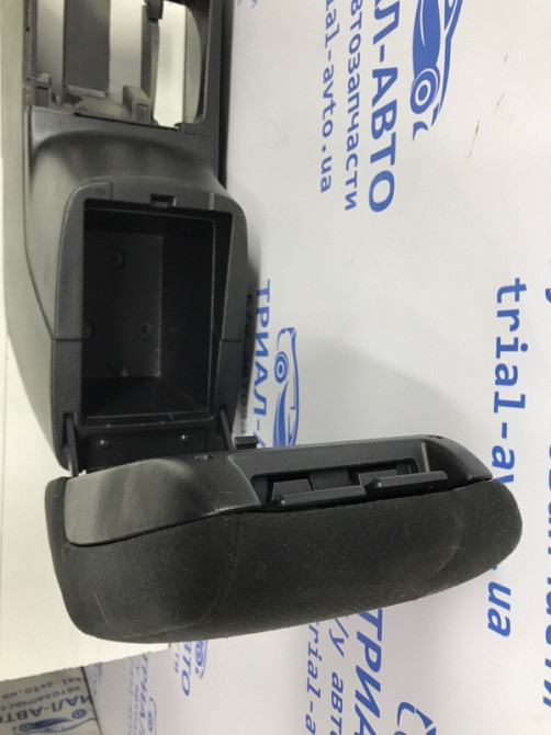 Подлокотник Mitsubishi Outlander CU 2.4 БЕНЗИН 4G69 2003 (б/у) Київ - зображення 5