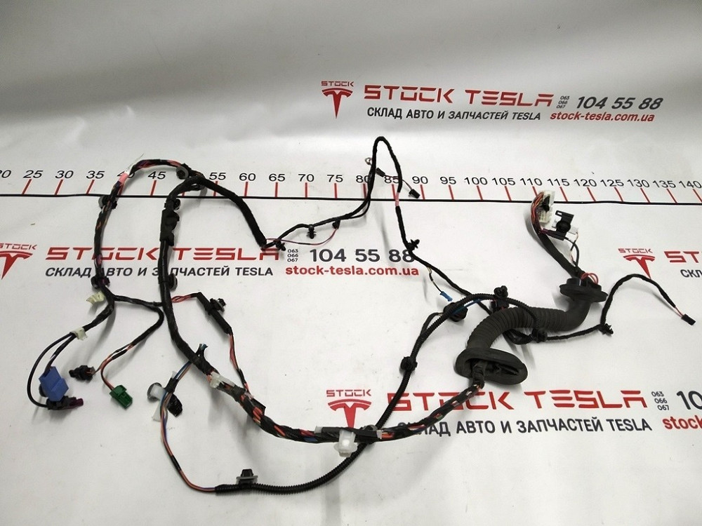 Электропроводка двери передней правой Электропроводка двери передней правой Tesla model 3 1067963-00 Киев - изображение 1