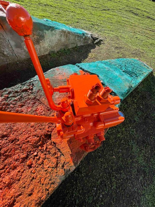 Гидравлический распределитель двухсекционный с перепускным краном давления масла на буровую установ Одеса - зображення 1