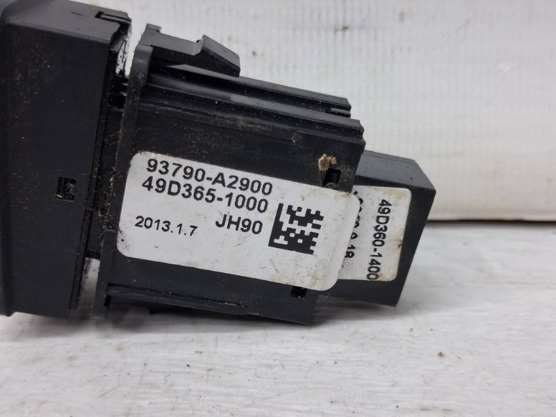 Кнопка аварийки Kia Ceed JD 1.6 DIESEL D4FB 2012 (б/у) Київ - зображення 3