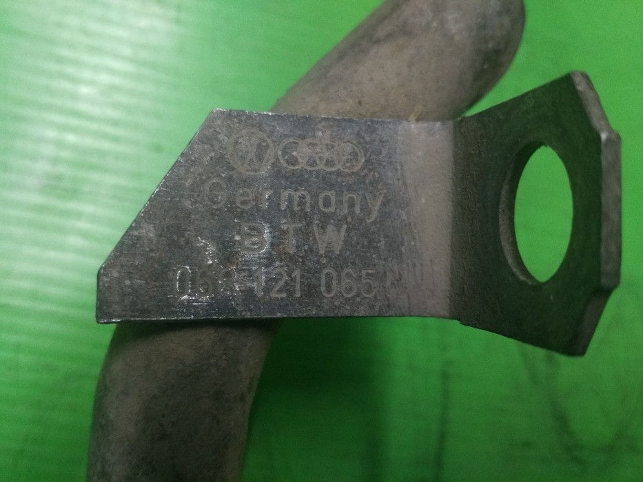 Патрубок металевий системи охолодження 068121065N Фольксваген 1.6Д Винница - изображение 4