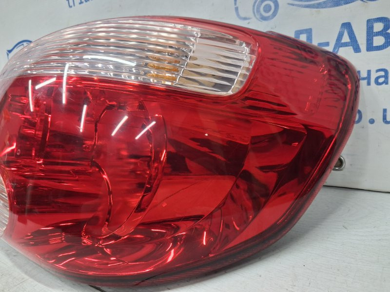 Фонарь задний внешний правый Mitsubishi Outlander CU 2.4 БЕНЗИН 4G69 2003 (б/у) Киев - изображение 3