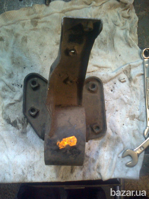 Подушка ( опора ) двигуна Mb309225 Міцубісі Галант 1.8тд 86г.в. Винница - изображение 1