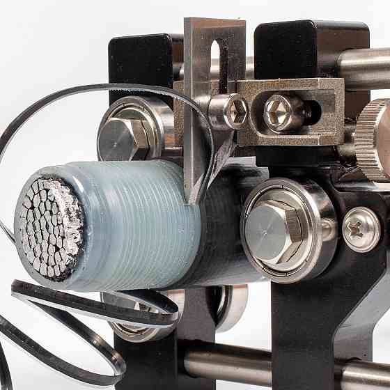 Инструмент для снятия изоляции кабелей из сшитого полиэтилена и полупроводникового экрана ø22-45мм   Харьков