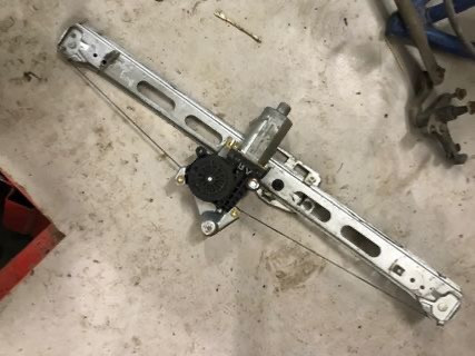 Бу стеклоподъемник Mercedes Benz W168 , A1687201146, 0130821673, передний левый с моторчиком, 2 pin. Кропивницкий - изображение 2