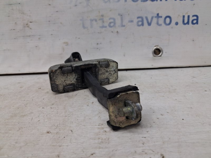 Ограничитель двери задний левый Toyota Prado 2002-2009 6863060120 (Арт. 67417) Київ - зображення 3