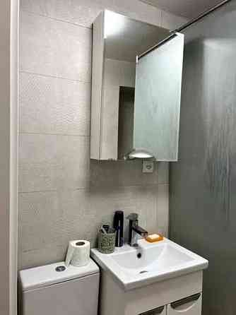 Продам. 1-кімнатну квартиру-студію 41 м.кв. 6/6, Січеславська Набережна Дніпро