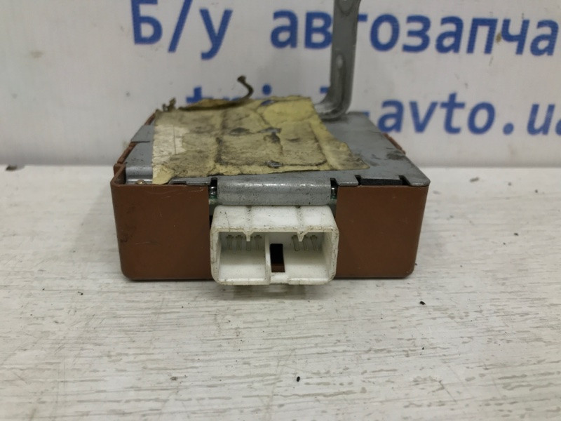 Блок управления центральным замком Toyota Land Cruiser J100 1998 (б/у) Киев - изображение 2