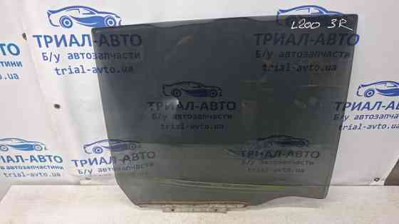 Стекло двери заднее правое Mitsubishi L200 KB 2.5 ДИЗЕЛЬ 4D56U 2006 (б/у) Киев
