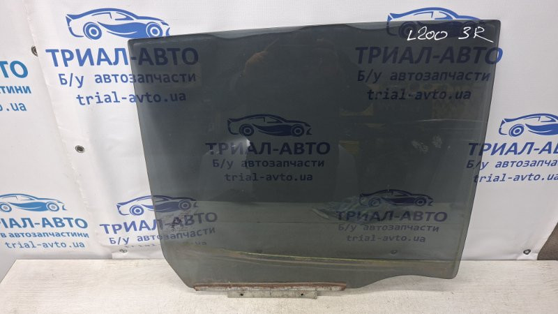 Стекло двери заднее правое Mitsubishi L200 KB 2.5 ДИЗЕЛЬ 4D56U 2006 (б/у) Киев - изображение 1